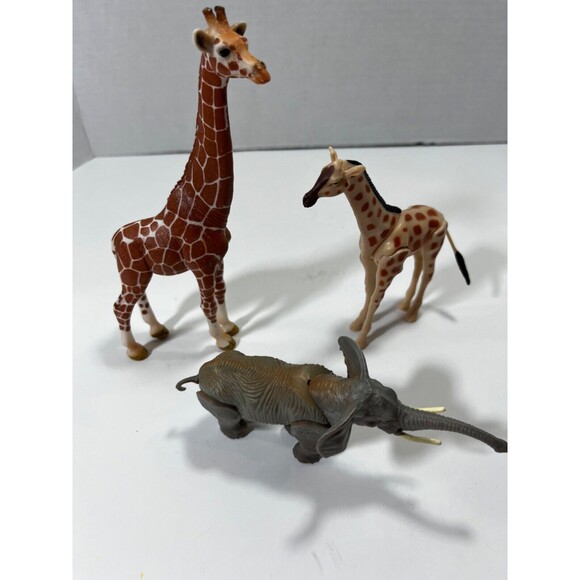 Safari Animals Figures Toys 8 PCs Realistic Wildlife Zoo Animal Figurine Jungle - Picture 7 of 8